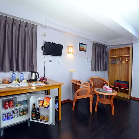 Okkala Hotel Yangon Extérieur photo