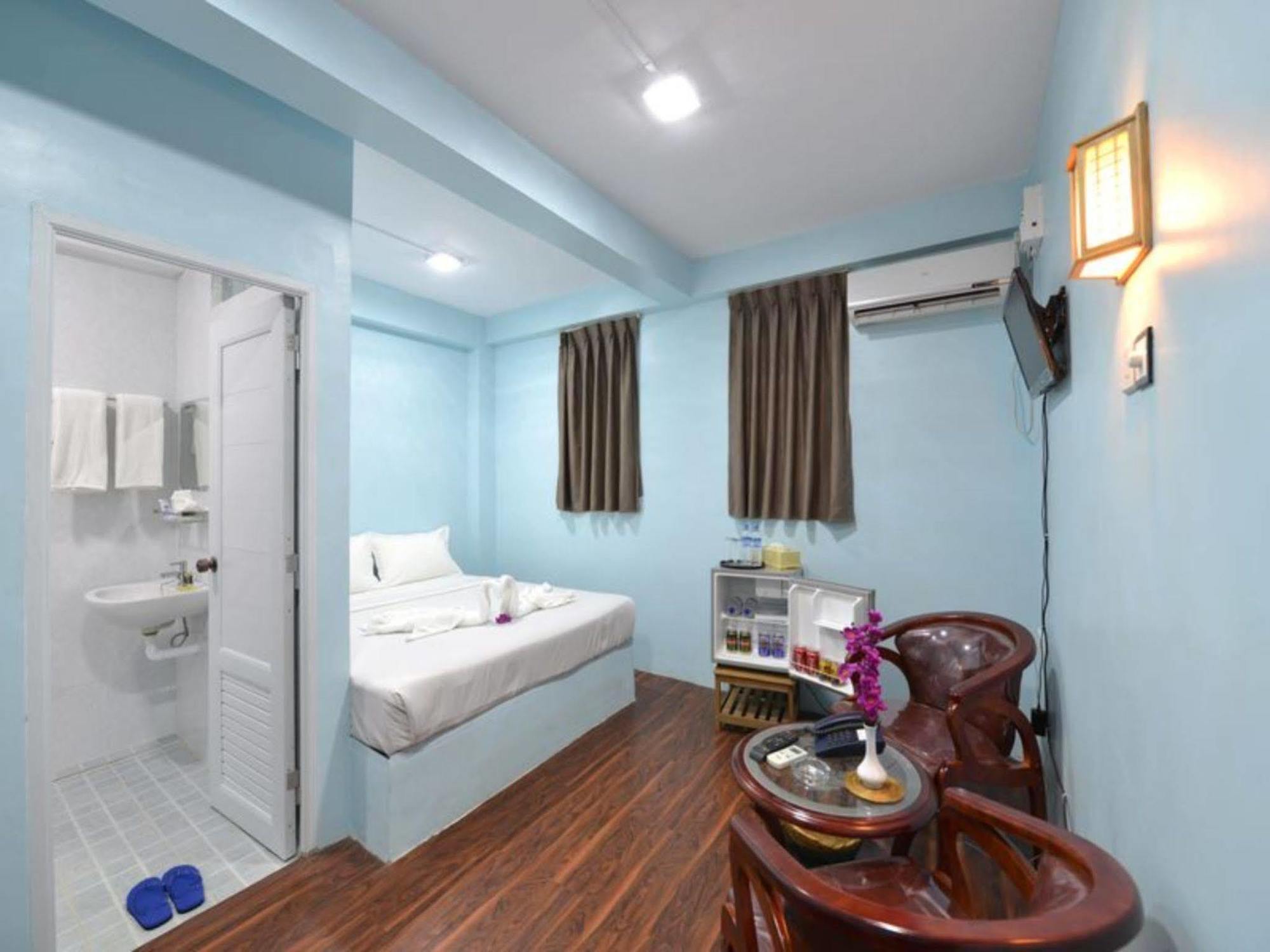 Okkala Hotel Yangon Extérieur photo