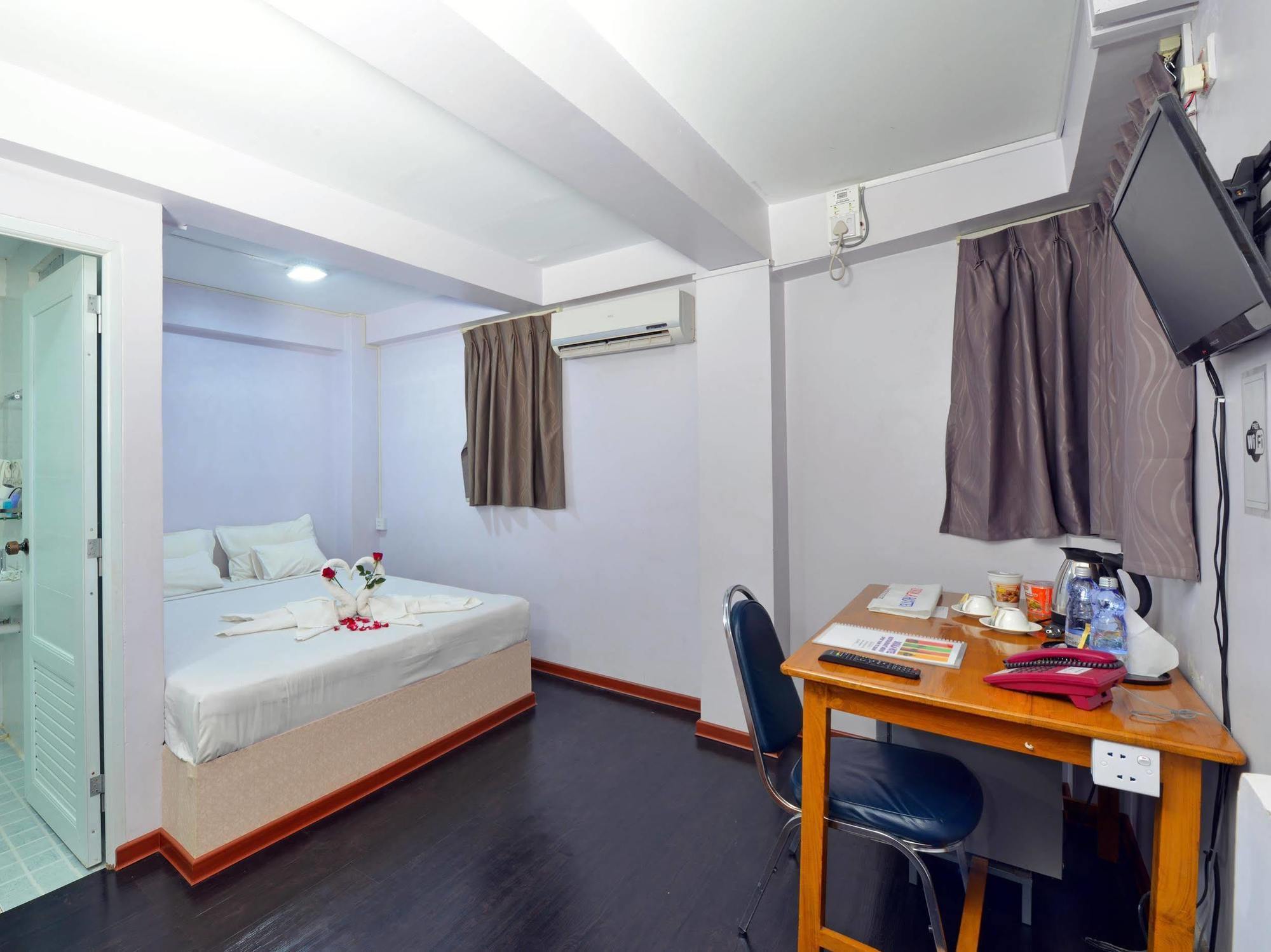 Okkala Hotel Yangon Extérieur photo