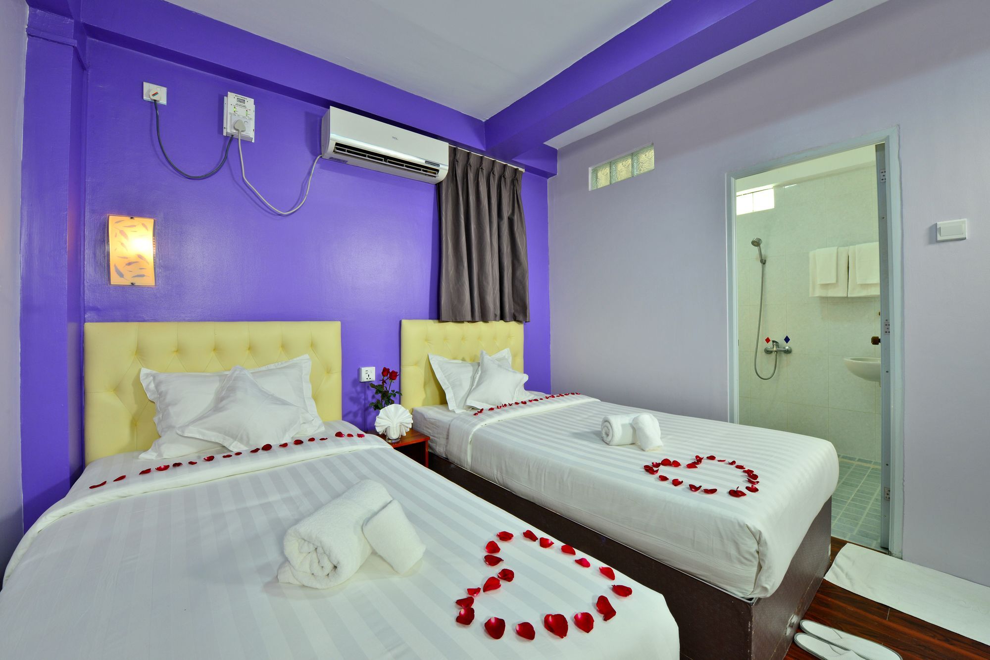 Okkala Hotel Yangon Extérieur photo